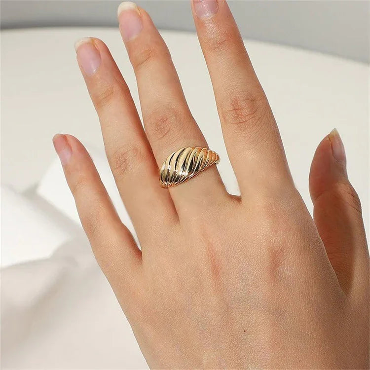 [Raffine]Ylenna Gold Croissant Ring