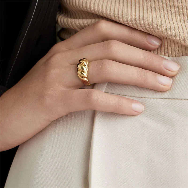 [Raffine]Lorelei Gold Croissant Ring