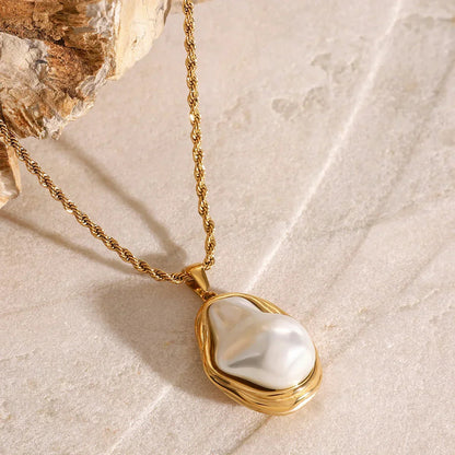 [Raffine]Carly Mother Of Pearl Pendant