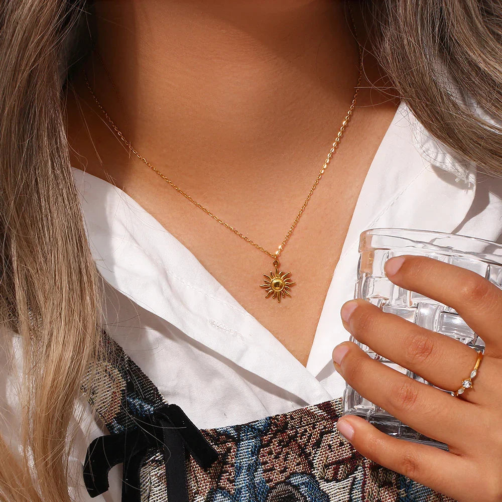 [Raffine]Eliora Gold Sun Necklace