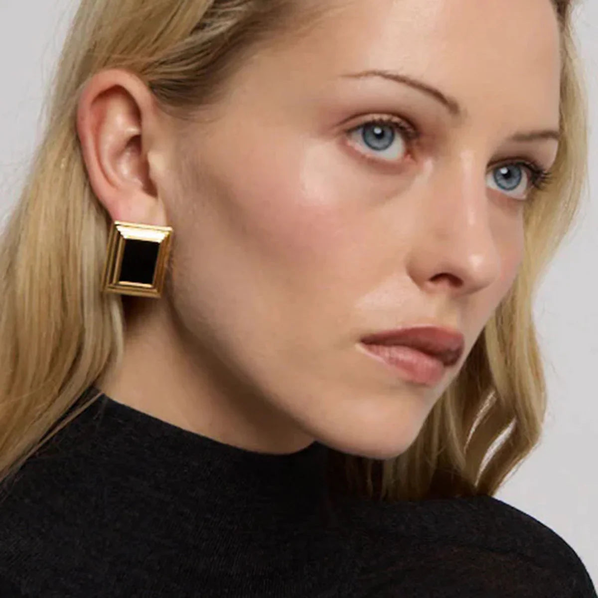 [Raffine]Sybil Gold Enamel Earrings