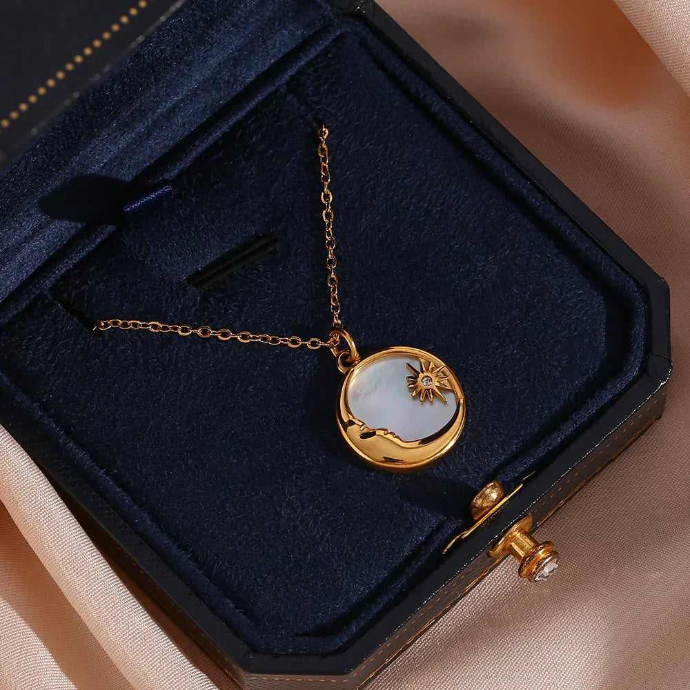 [Raffine]Evangeline Lunar Gold Necklace
