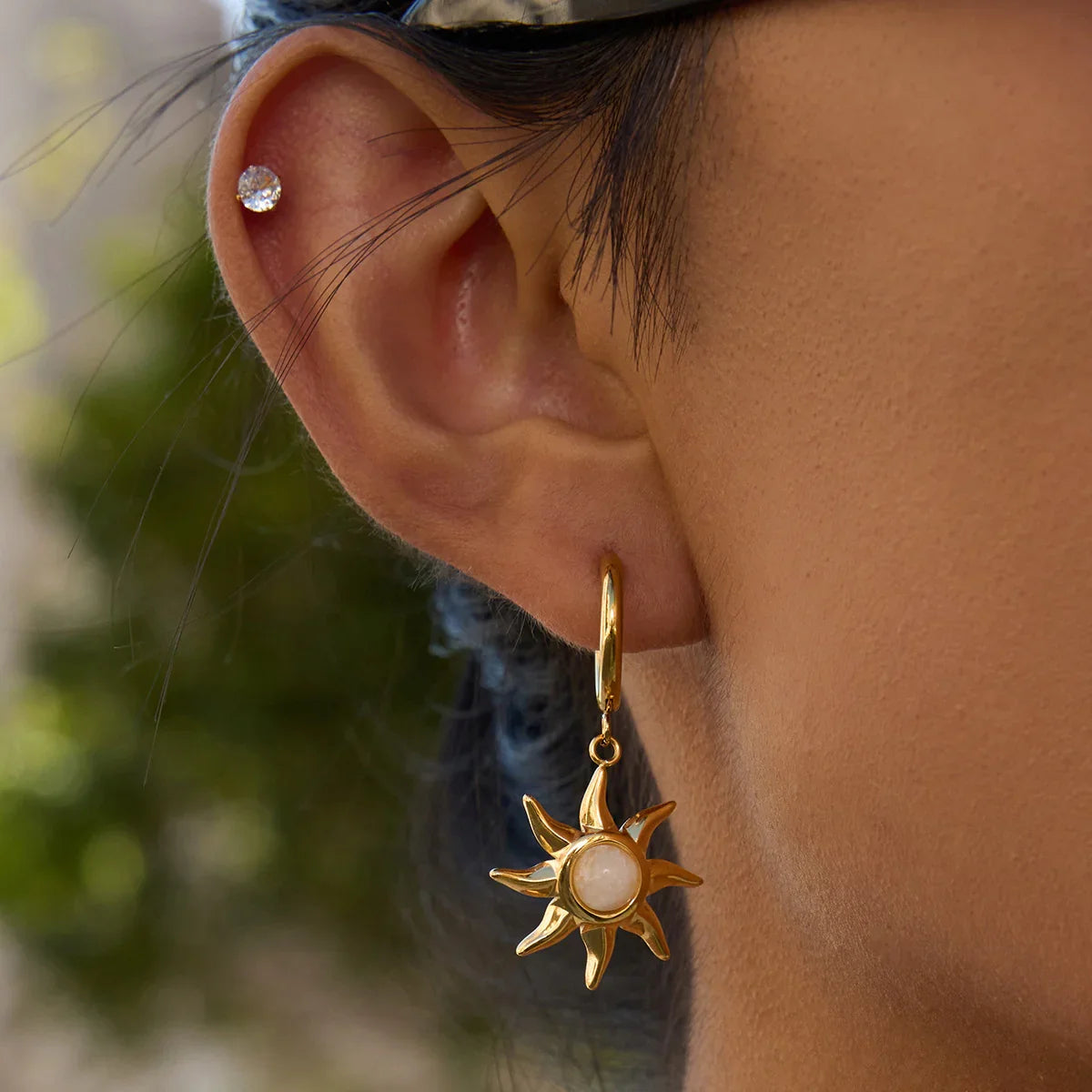[Raffine]Helia Sun-shaped Moonstone Earrings