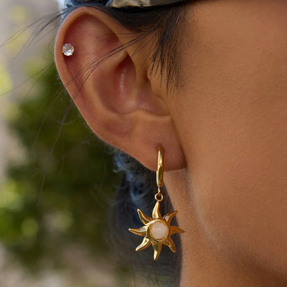 [Raffine]Helia Sun-shaped Moonstone Earrings