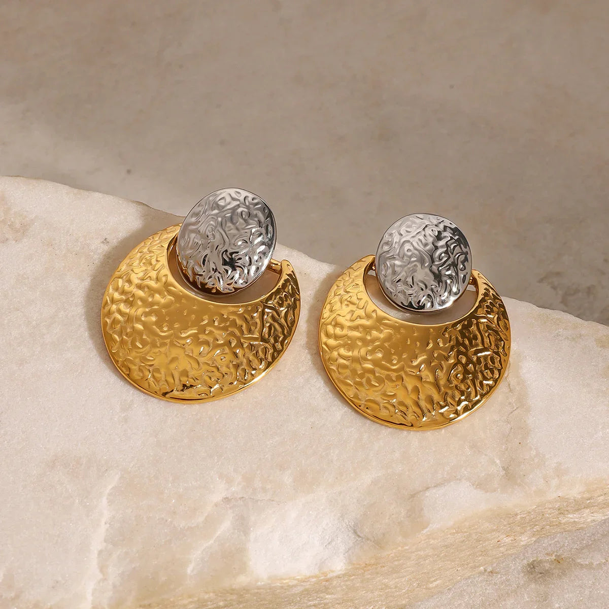 [Raffine]Shelly Two Tone Crescent Earrings