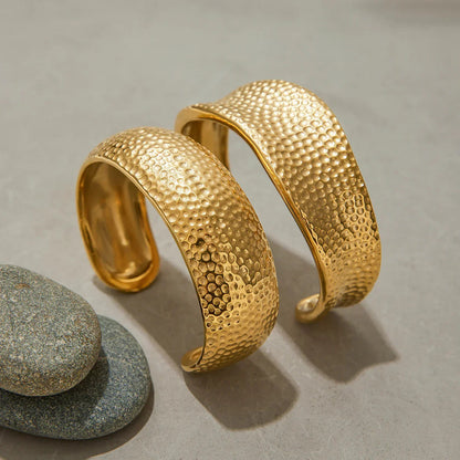 [Raffine]Cheyenne Textured Gold Band