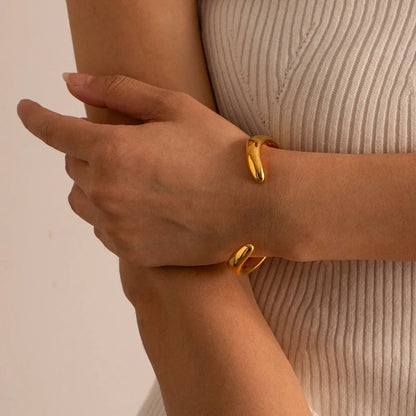[Raffine]Audrina Contemporary Gold Bangle