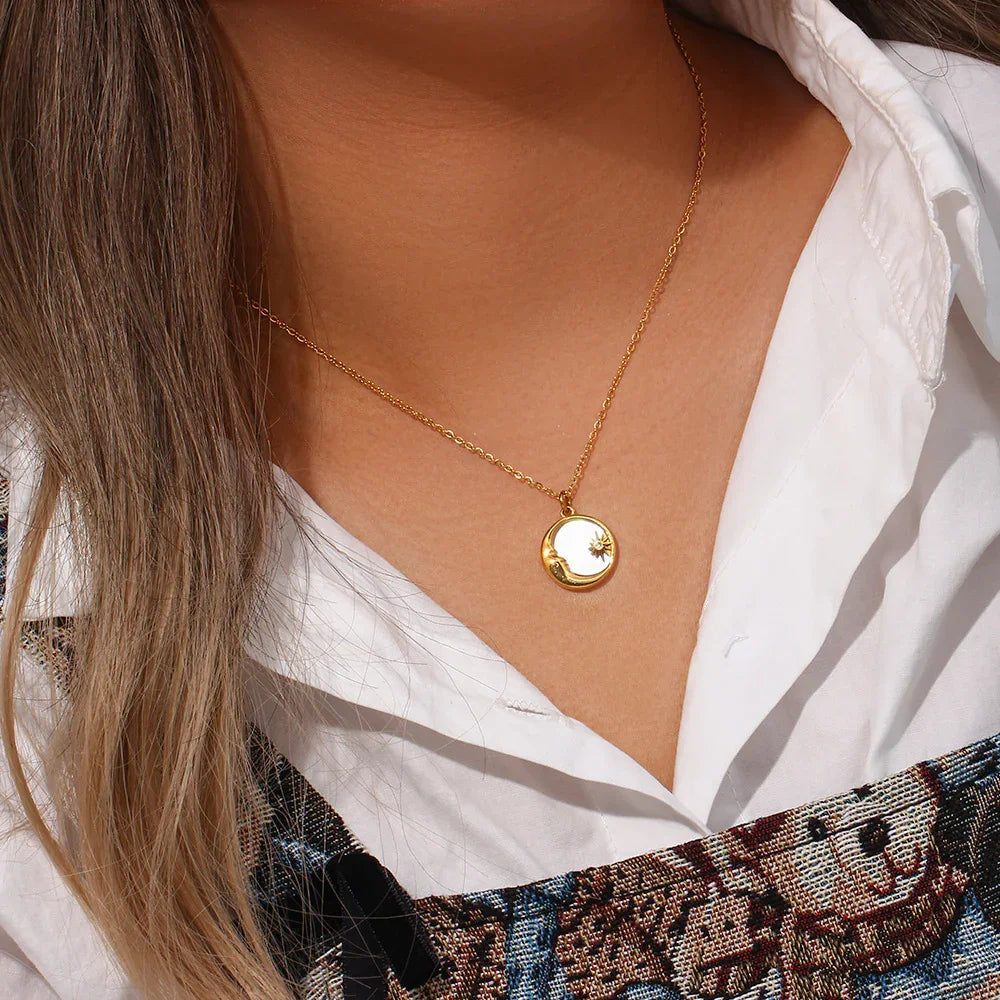 [Raffine]Evangeline Lunar Gold Necklace