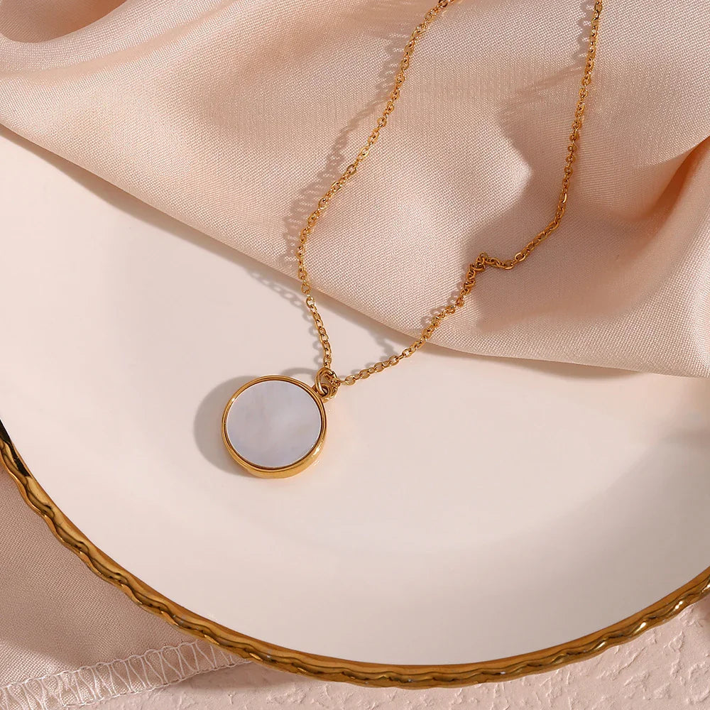 [Raffine]Evangeline Lunar Gold Necklace