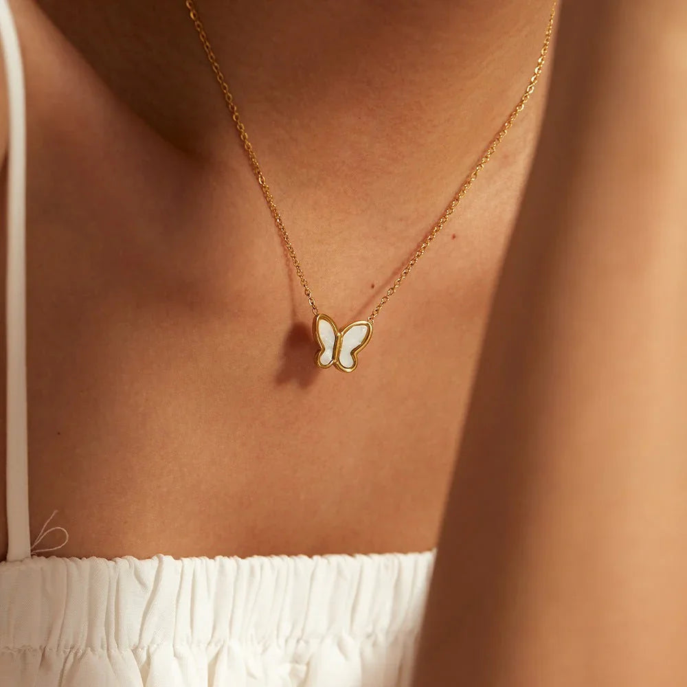 [Raffine]Flutterby Mother of Pearl Necklace