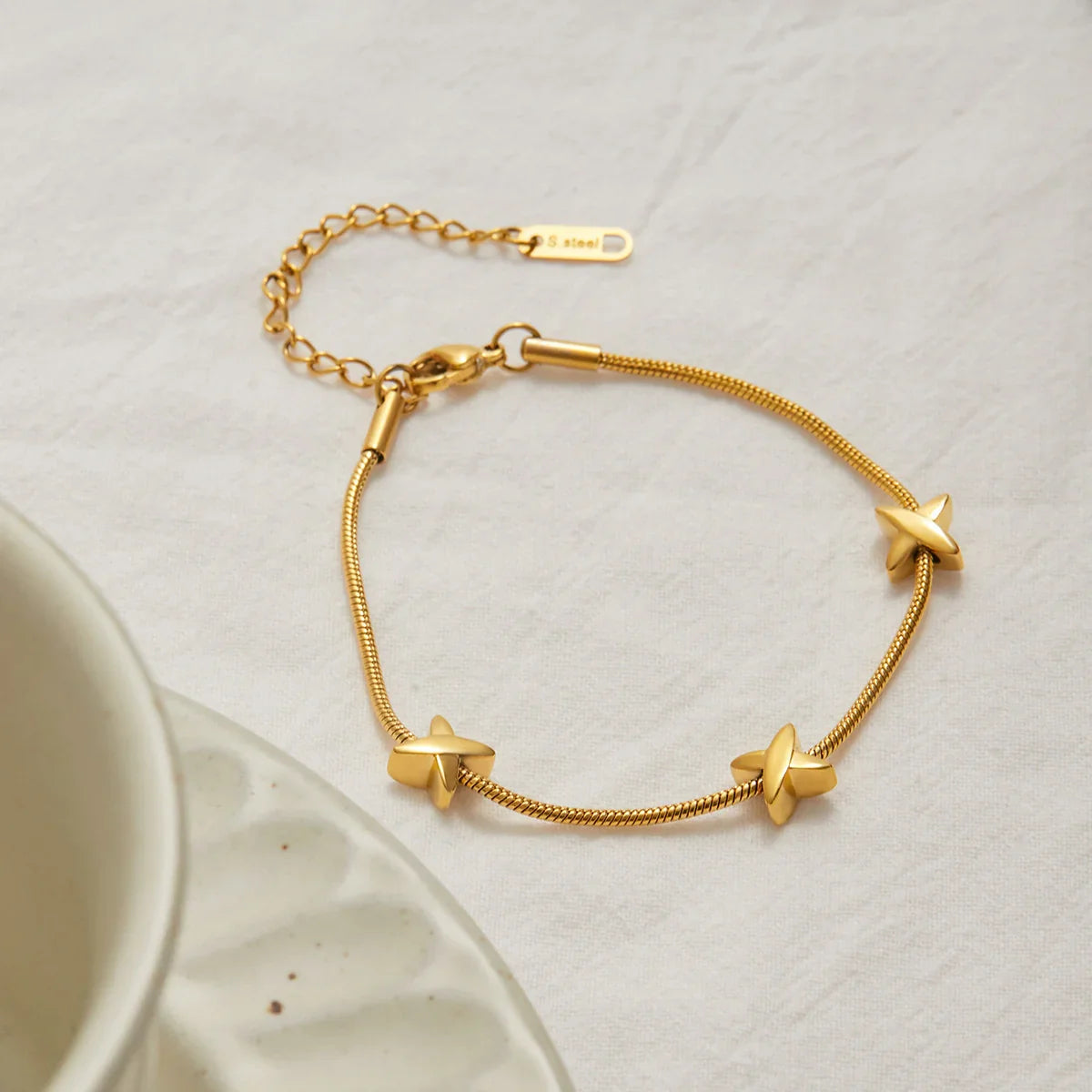 [Raffine]Brienne Diamond Cross Herringbone Bracelet