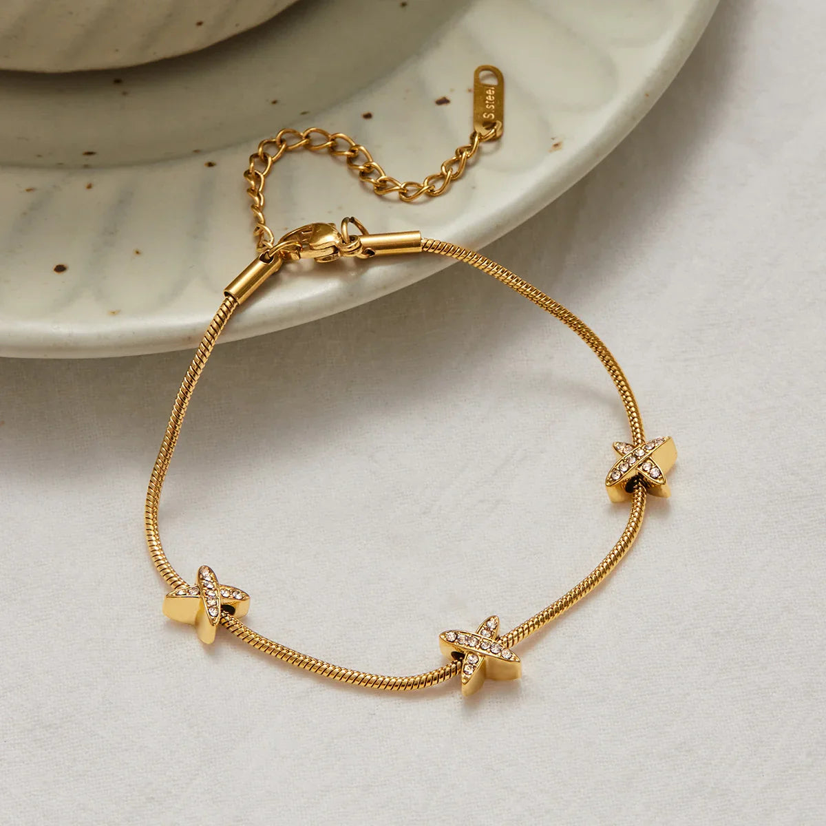 [Raffine]Brienne Diamond Cross Herringbone Bracelet