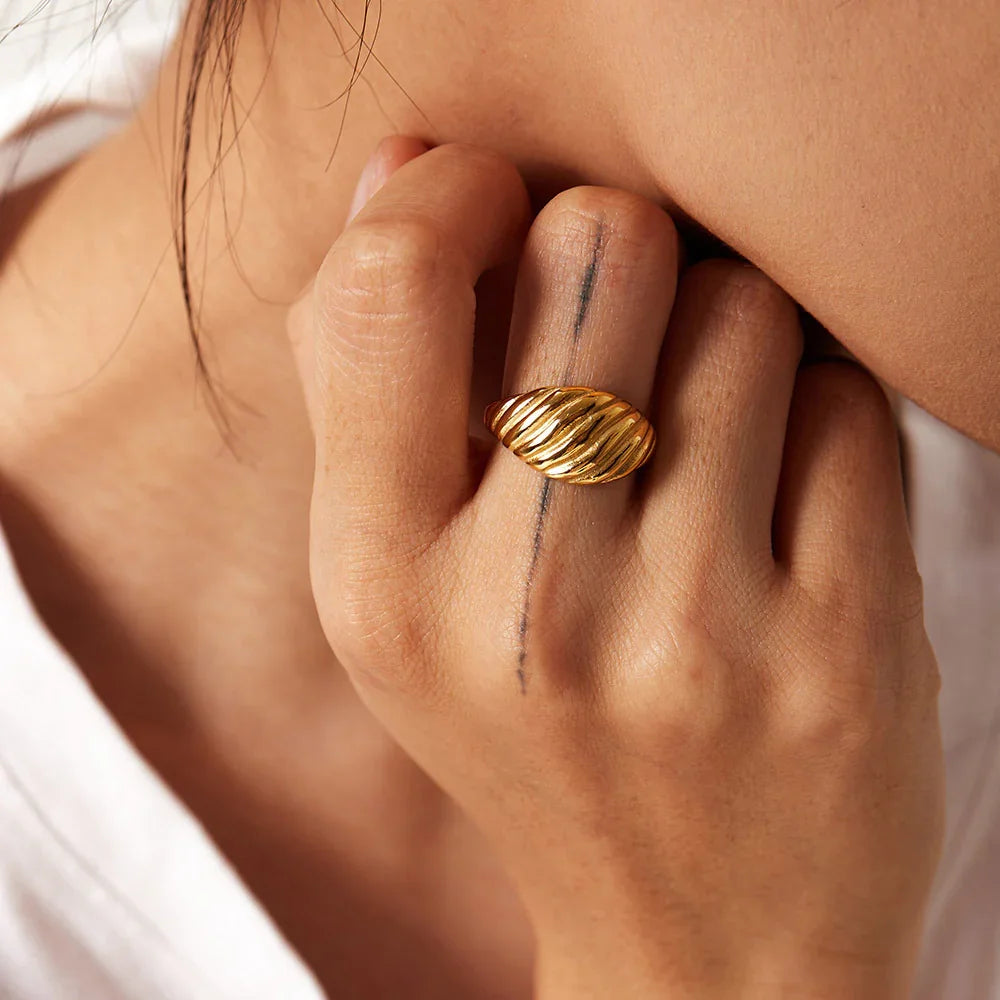[Raffine]Mia Gold Croissant Ring