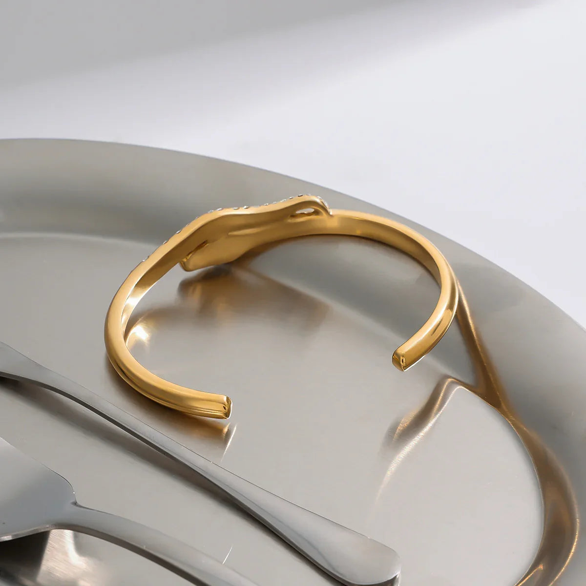 [Raffine]Rosalee Serpentine Diamond Bangle