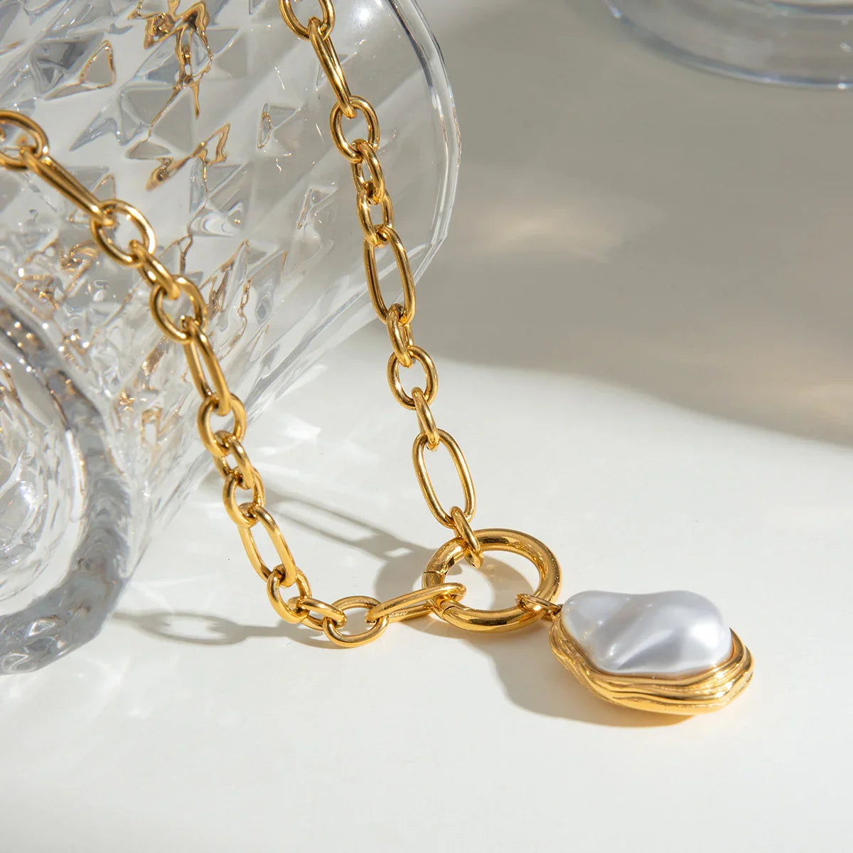 [Raffine]Shelby Mother Of Pearl Pendant