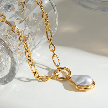 [Raffine]Shelby Mother Of Pearl Pendant