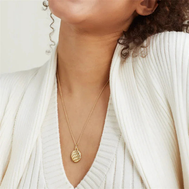 [Raffine]Linda Gold Croissant Necklace