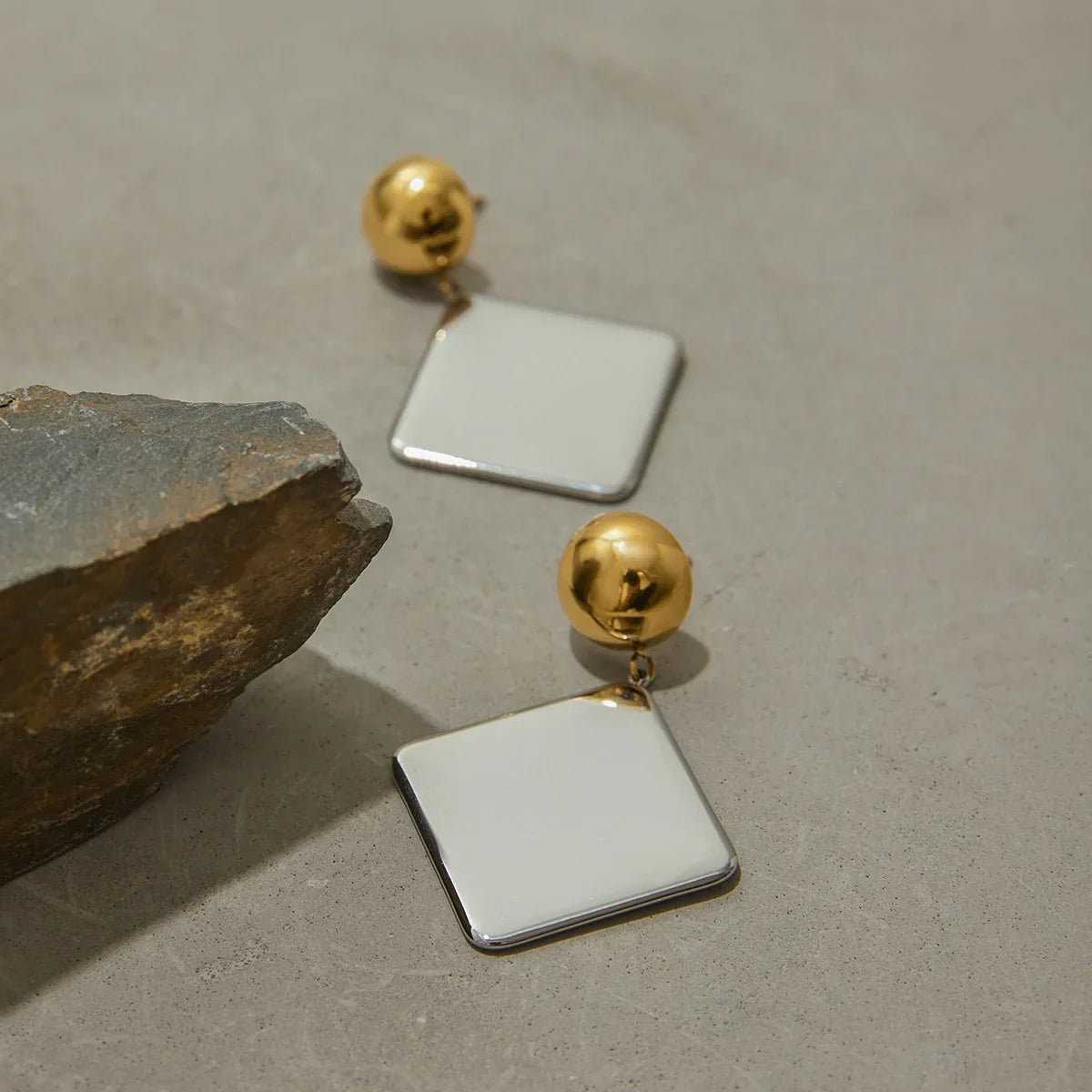 [Raffine]Kelly Geometric Drop Earrings