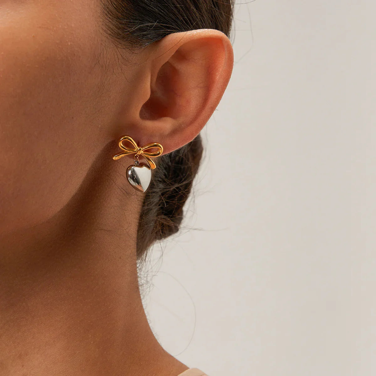 [Raffine]Rowanne Two Tone French Knot Heart Earrings