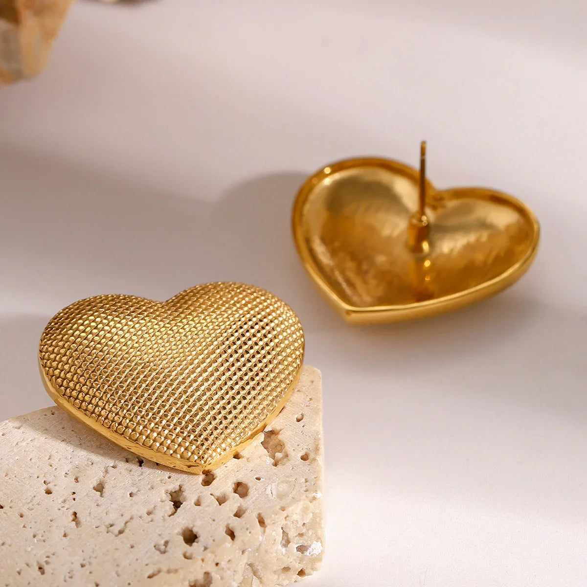 [Raffine]Cecelia Textured Heart Earrings