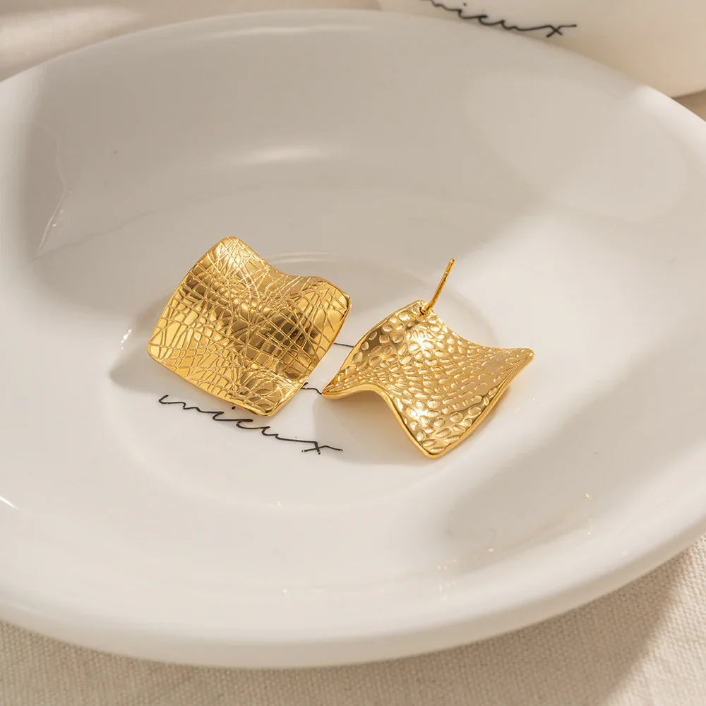[Raffine]Celestina Creased Gold Sheet Earrings