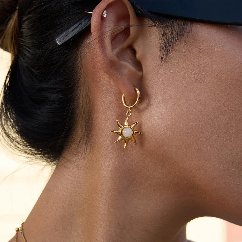 [Raffine]Helia Sun-shaped Moonstone Earrings