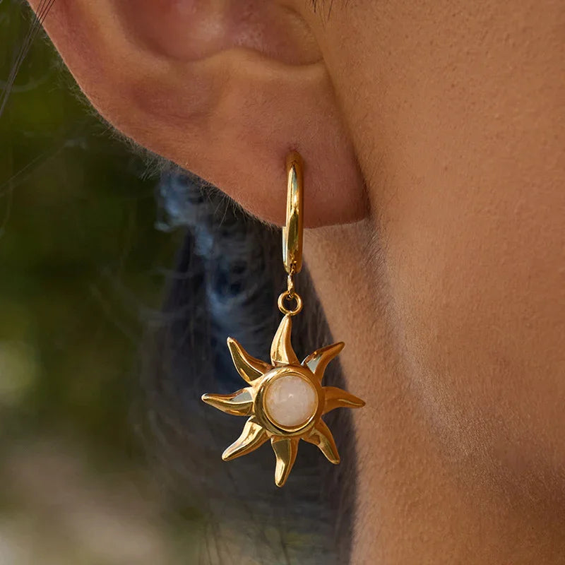 [Raffine]Helia Sun-shaped Moonstone Earrings
