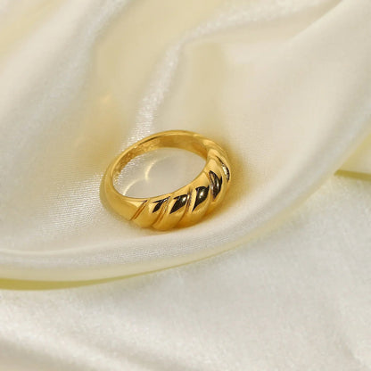 [Raffine]Amaia Gold Croissant Ring