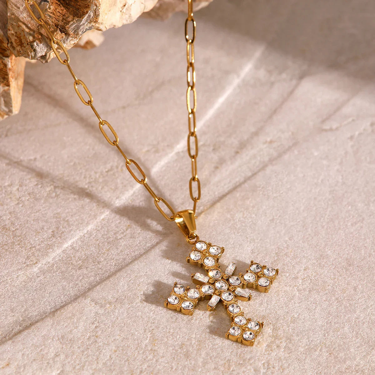 [Raffine]Divina Crystal Cross Necklace