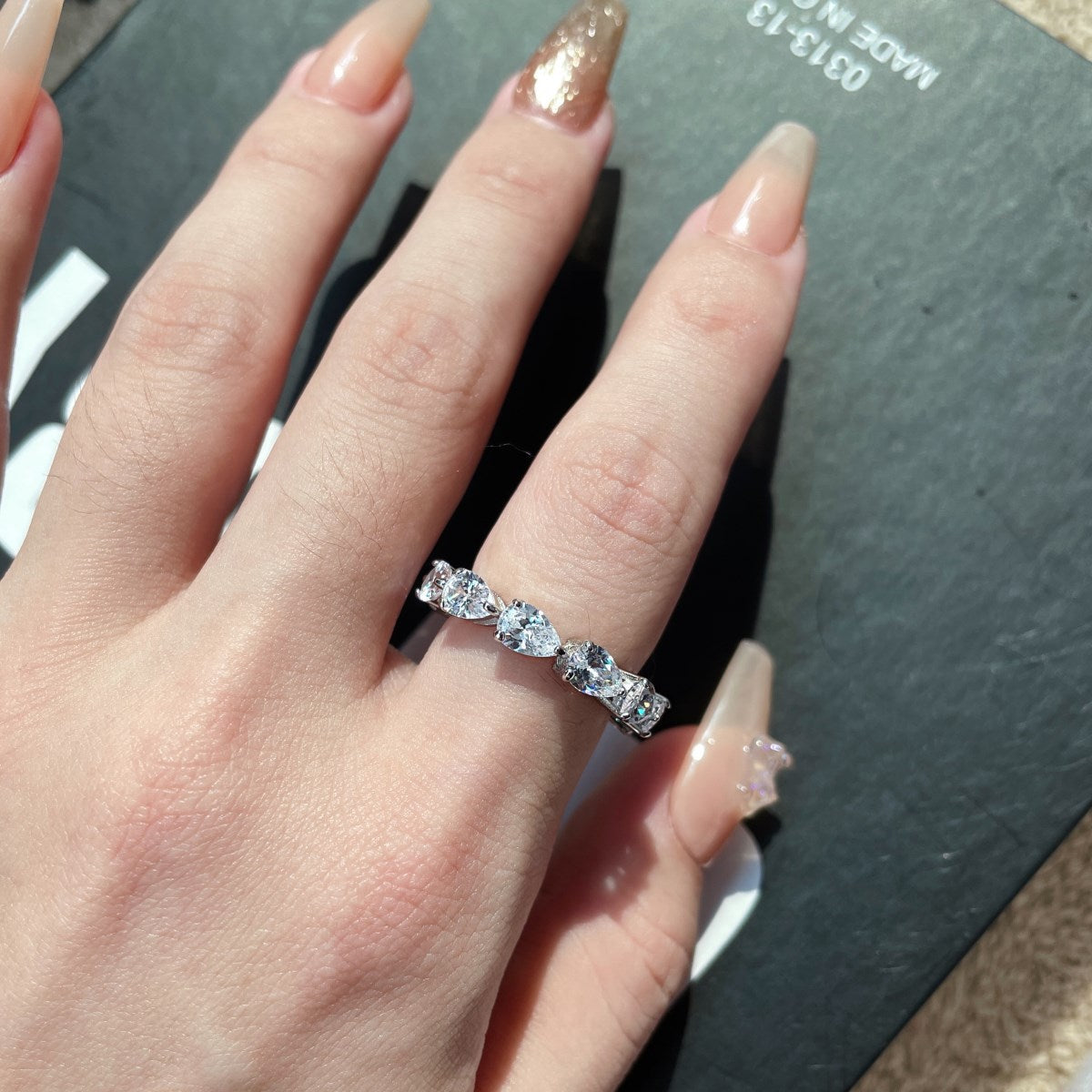 [Raffine] Exquisito anillo de tenis con corte de pera