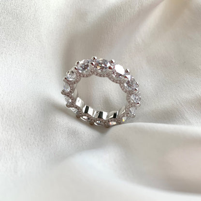 [Raffine] Precioso anillo de tenis de corte redondo