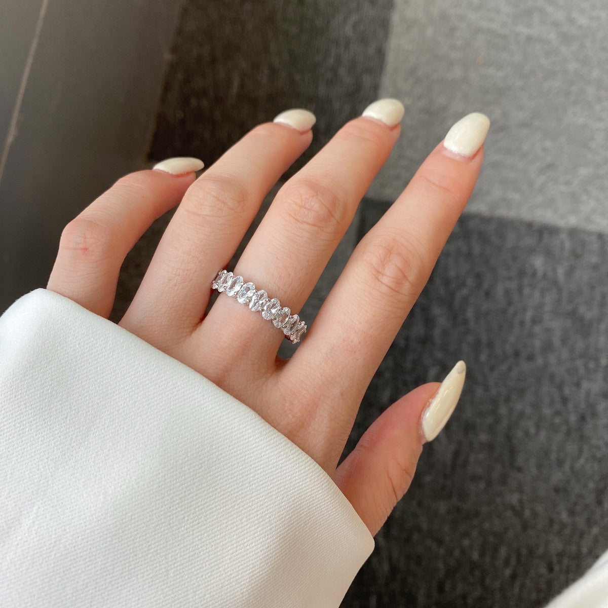 [Raffine]Anillo de tenis con corte ovalado ornamentado