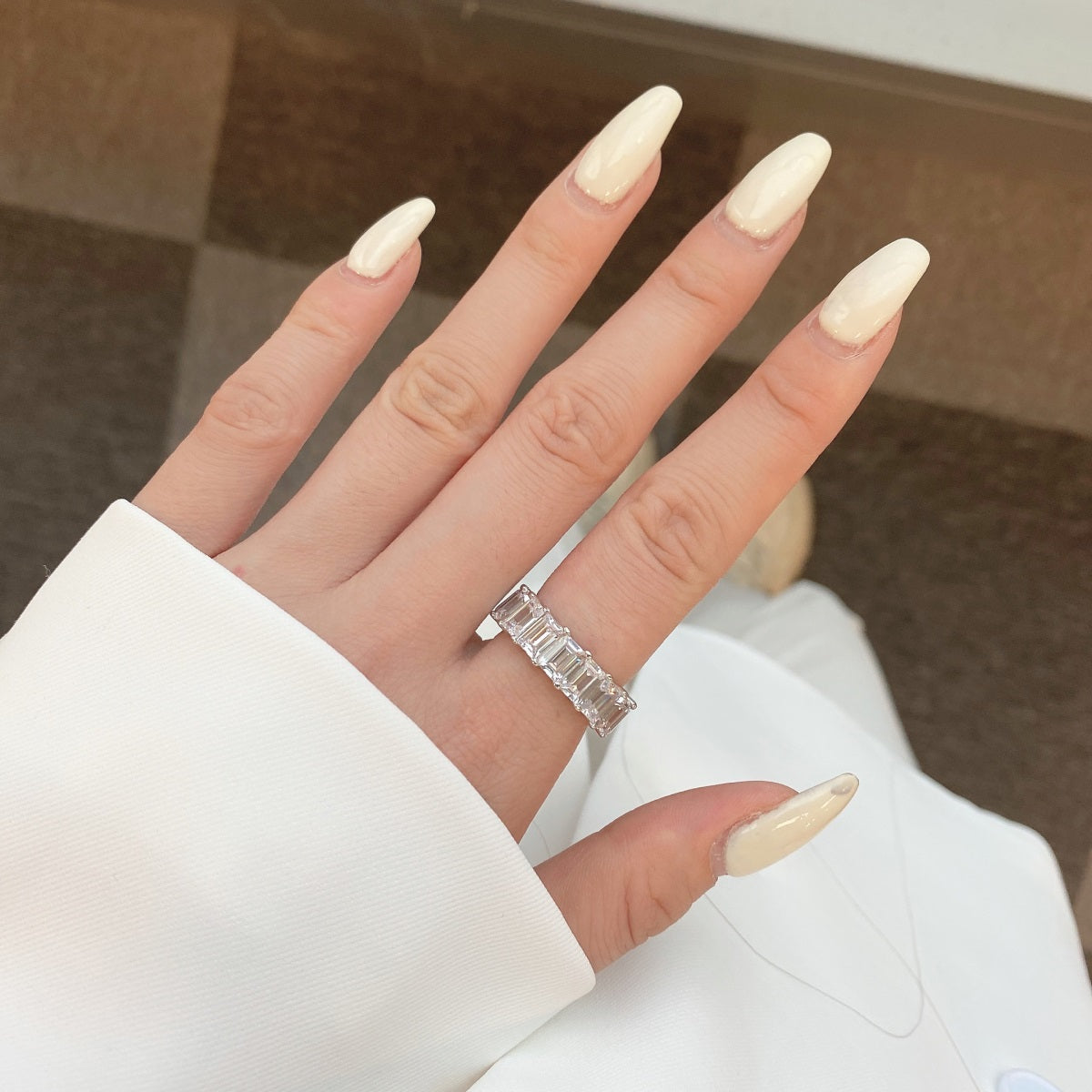 [Raffine] Anillo de tenis elegante de talla esmeralda de 0,75 quilates