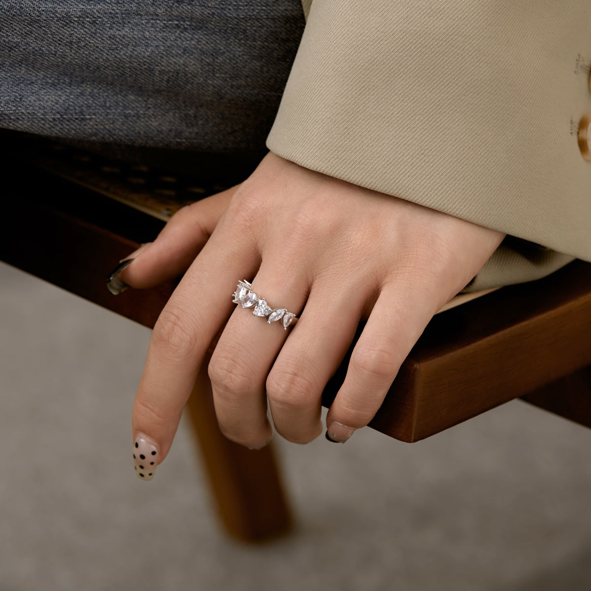 [Raffine] Anillo delicado de múltiples cortes