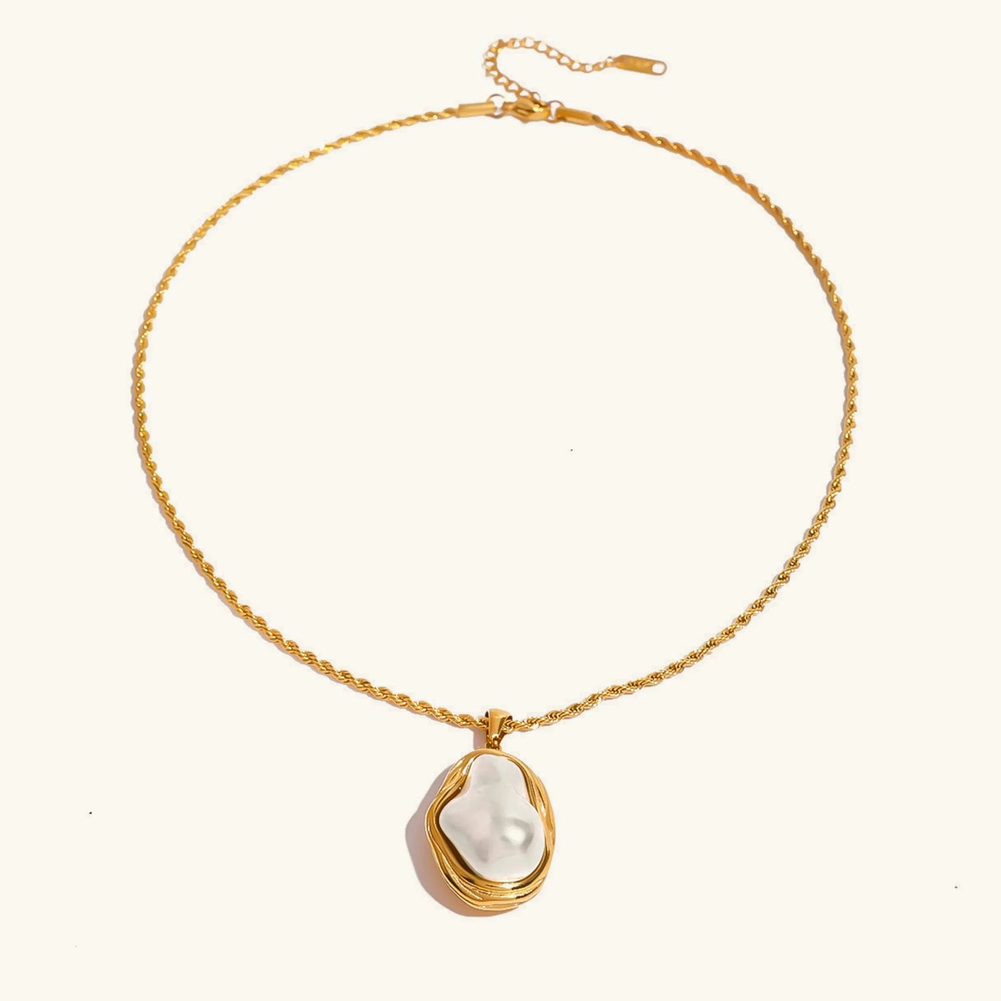 [Raffine]Carly Mother Of Pearl Pendant