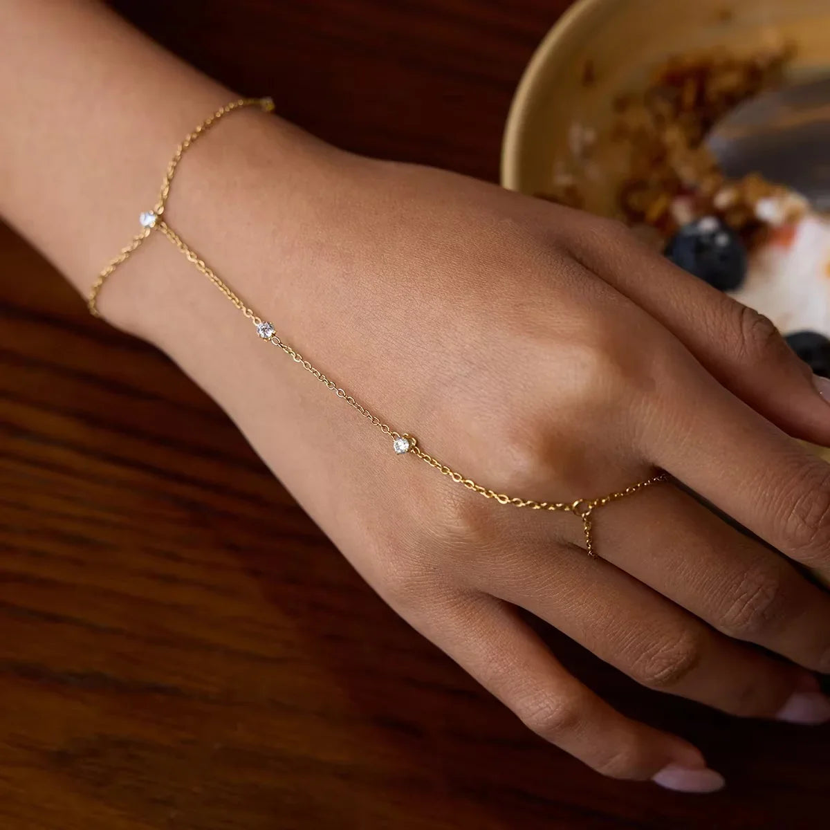 [Raffine]Cressida Diamond Hand Chain