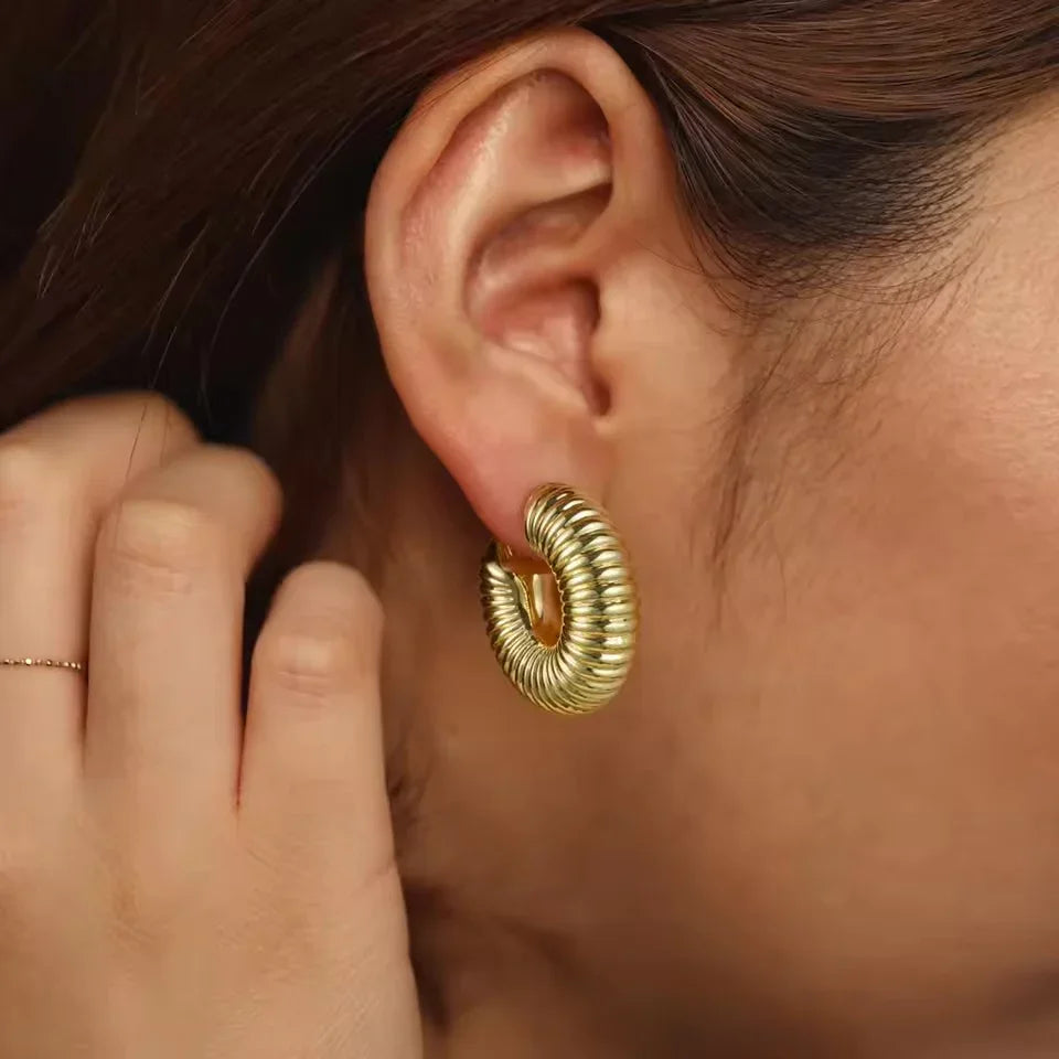 [Raffine]Aubrey Textured Gold Hoops