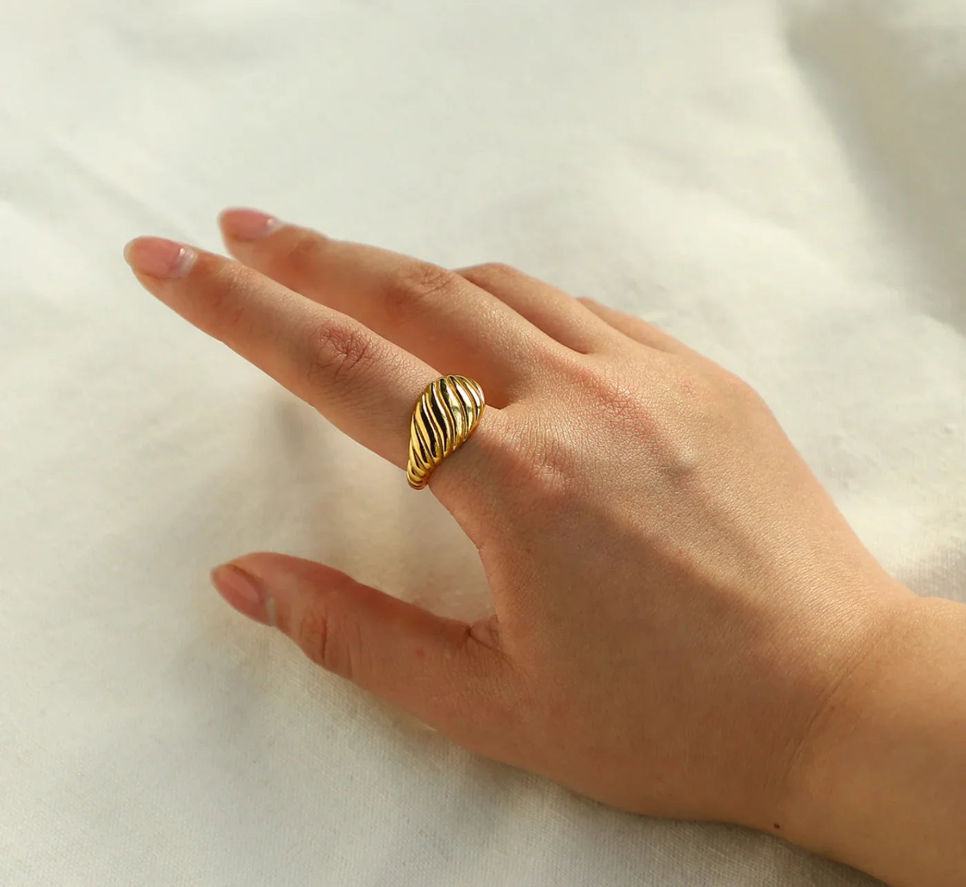 [Raffine]Mia Gold Croissant Ring