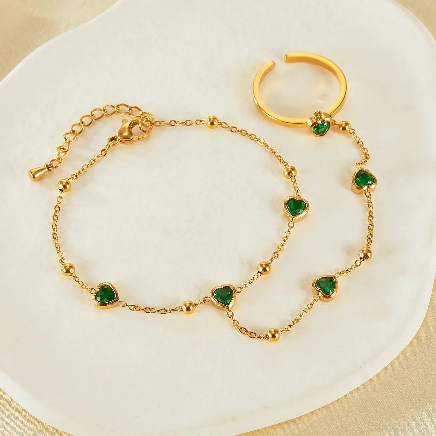 [Raffine]Gladys Emerald Heart Hand Chain
