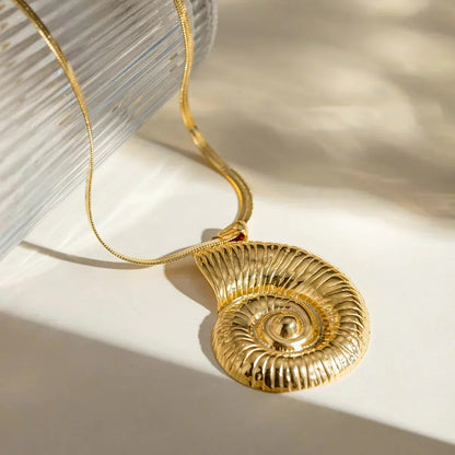 [Raffine]Cascadia Nautilus Gold Necklace