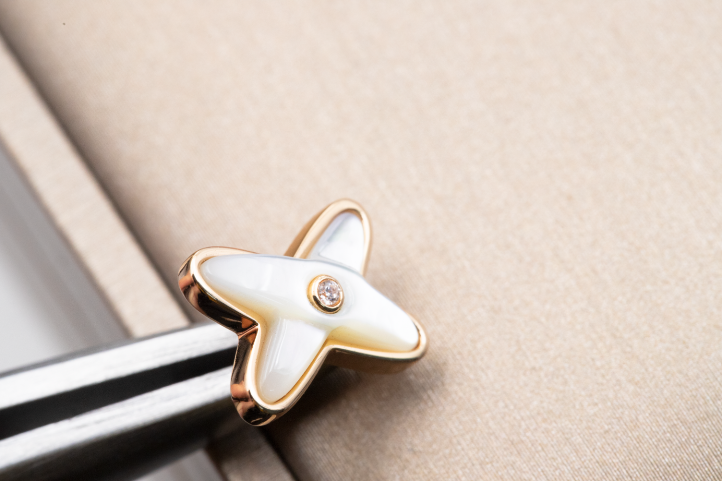 [Raffine]JEUX DE WHITE MOP PINK GOLD DIAMOND EARRINGS