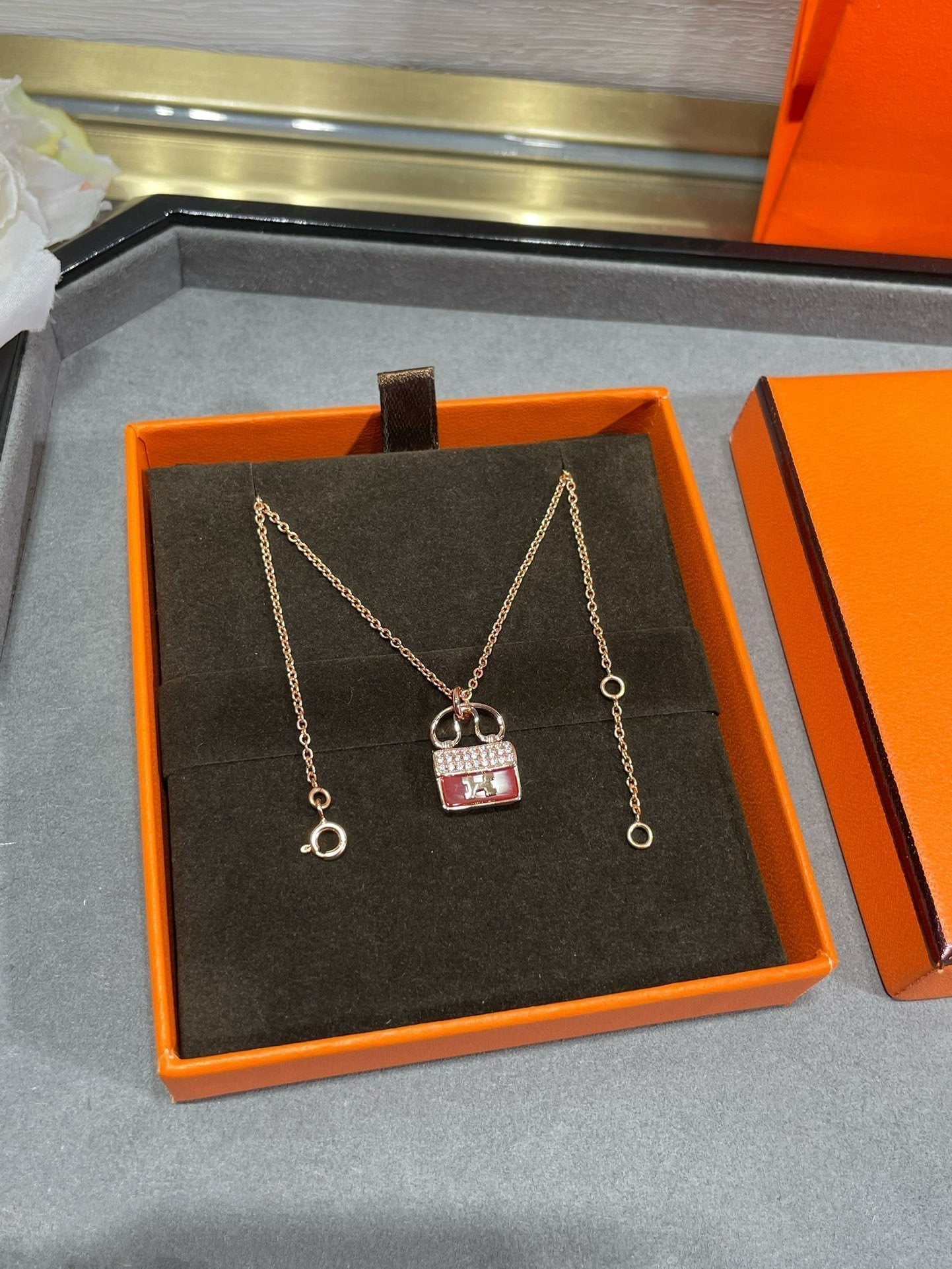 [Raffine]H CIRCE MOISSANITE PENDANT NECKLACE GOLD