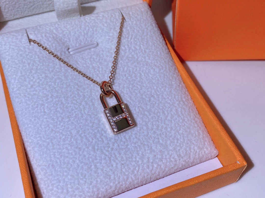 [Raffine]HM ADVANCED NICHE LOCK HEAD NECKLACE DIAMONDS