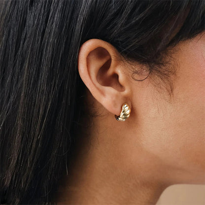 [Raffine]Croissant Huggie Earrings