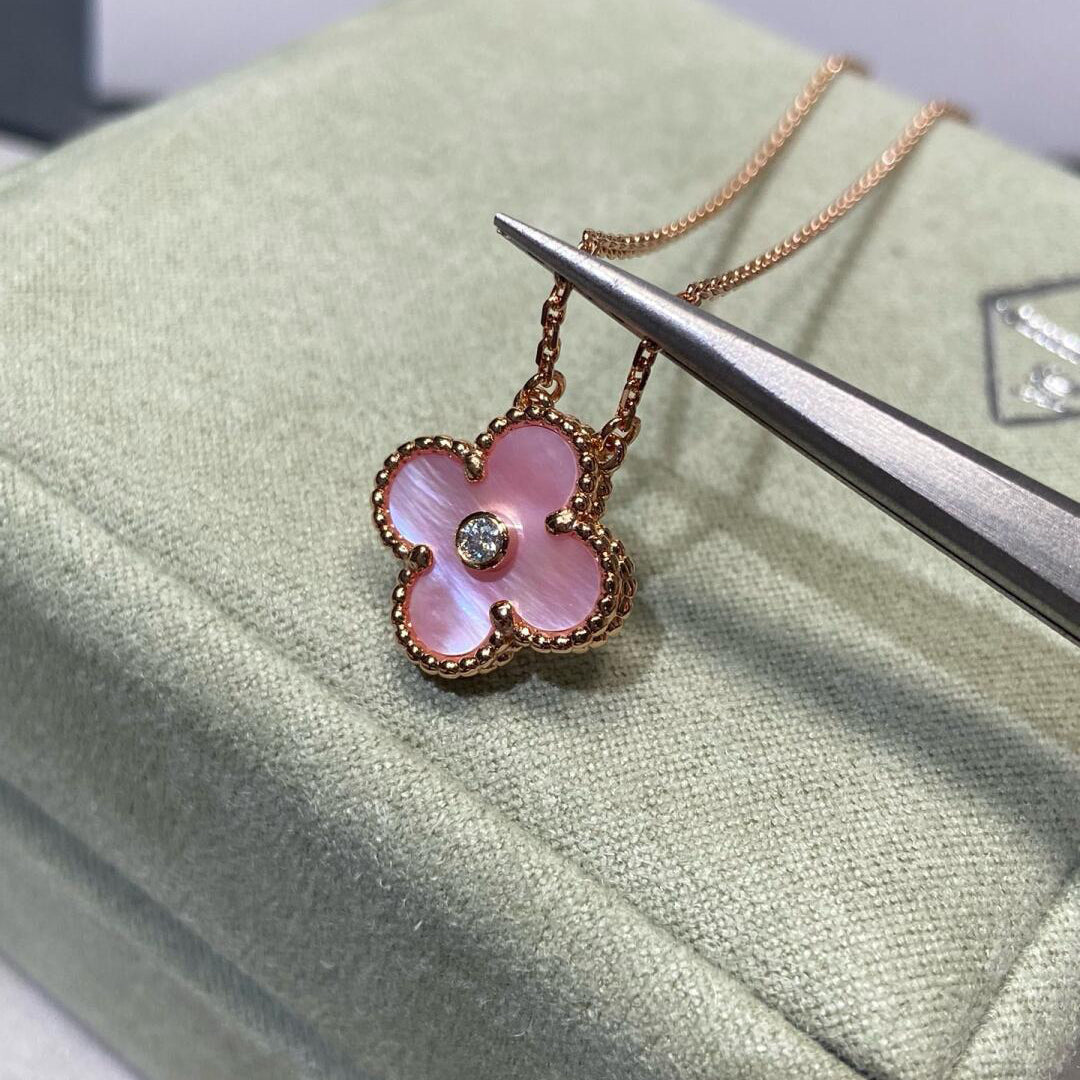 [Raffine] COLLAR DE TRÉBOL CON DIAMANTES ROSA DE 15 MM