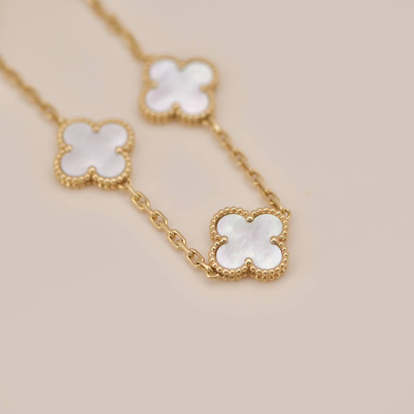 [Raffine]CLOVER  5 MOTIF WHITE MOP BRACELET