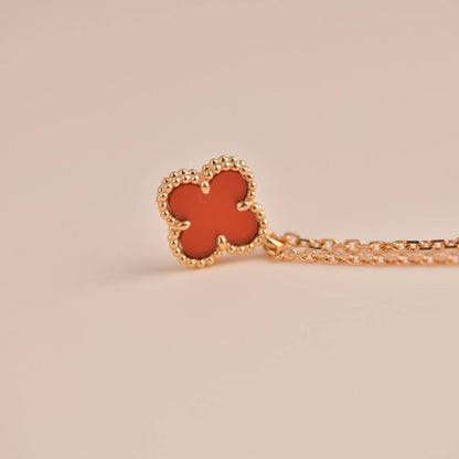 [Raffine]COLLAR MINI TRÉBOL DE 9,5 MM DE CARNELIANAS BLANCAS