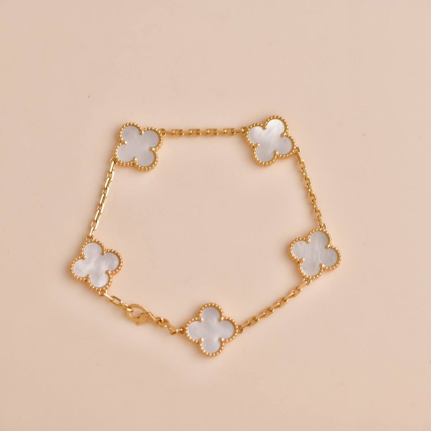[Raffine]CLOVER  5 MOTIF WHITE MOP BRACELET