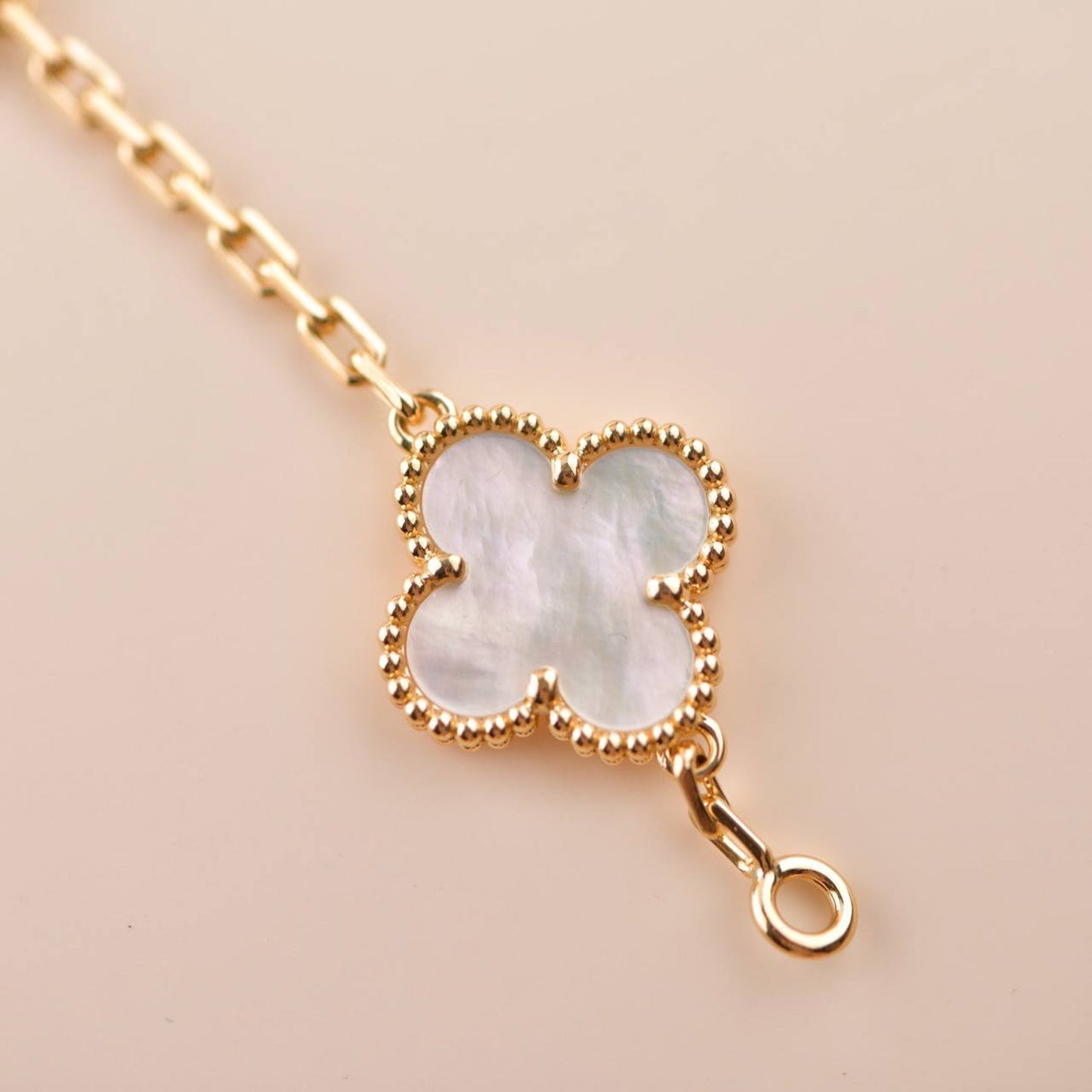 [Raffine]CLOVER  5 MOTIF WHITE MOP BRACELET