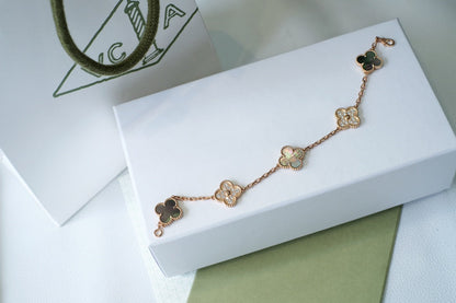 [Raffine] CLOVER 5 MOTIF GRAY MOP BRACELET COLLECTION